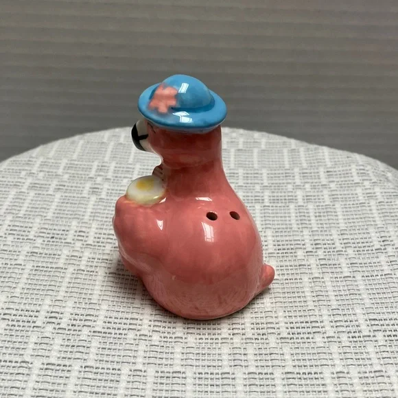 Flamingo Salt and Pepper Shakers - Picture 5 of 8